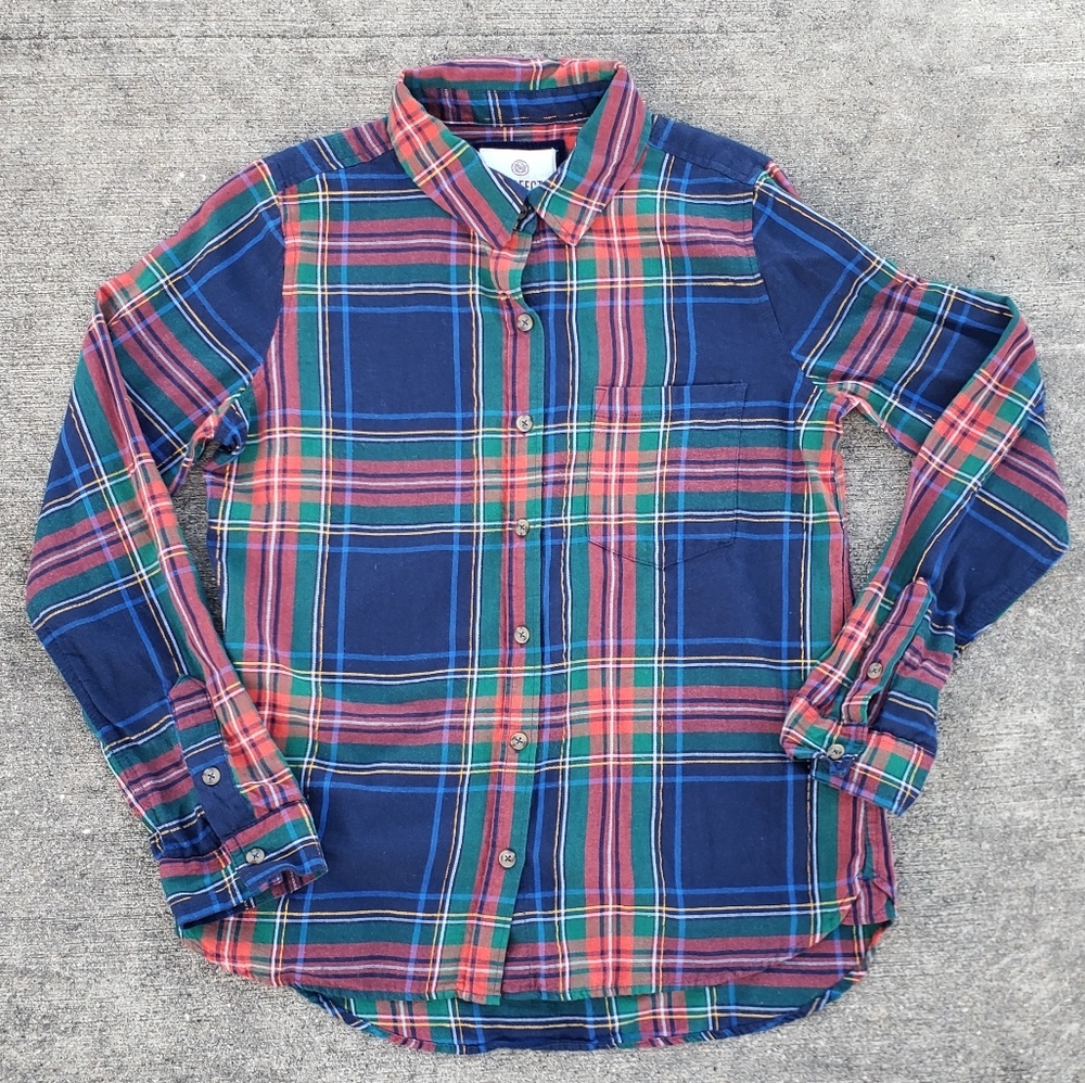 Plaid flannel button up collared shirt